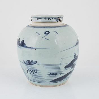 A Chinese blue and white jar, Qing dynasty, 19th Century.