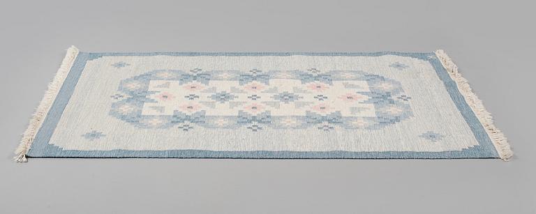 MATTA, rölakan, signerad M, omkring 1900-talets mitt, ca 200 x 138 cm.