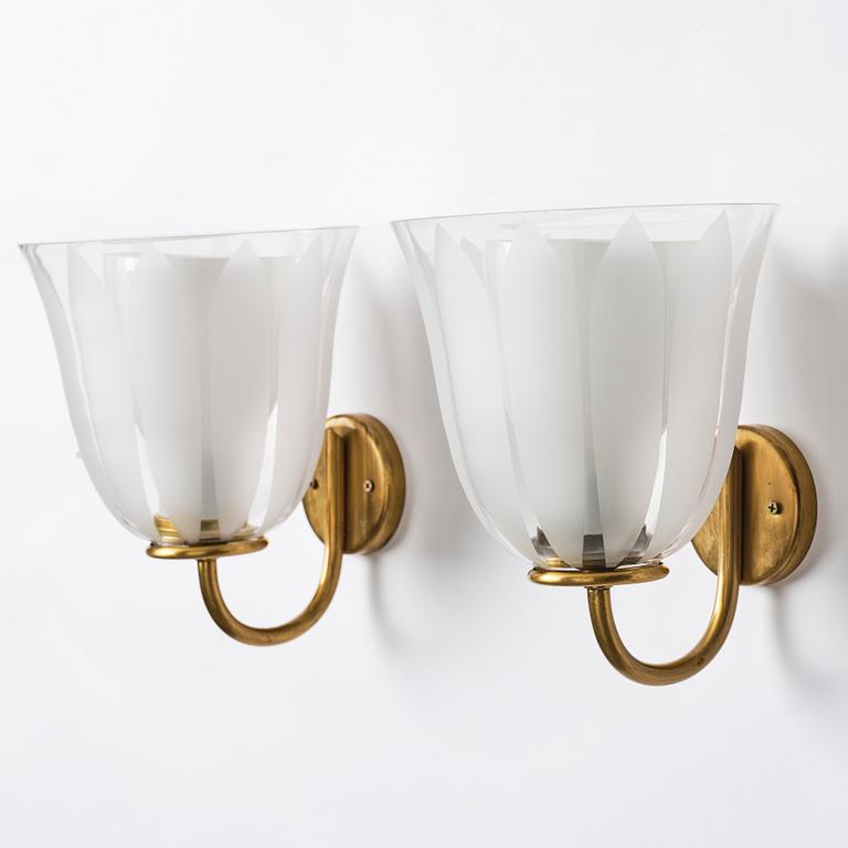 Bertil Brisborg, a pair of wall lamps model "30341", Nordiska Kompaniet, 1940s.