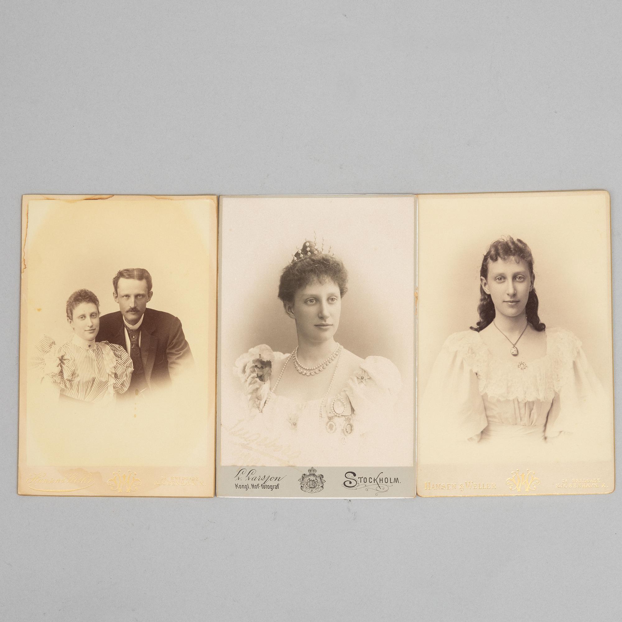 Kungliga fotografier, 3st, Prins Carl och Ingeborg av Danmark, två egenhändigt signerade av Ingeborg.
