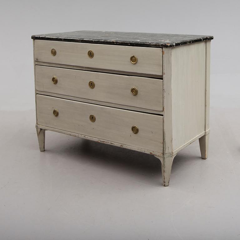 BYRÅ, gustaviansk stil, 1800-talets första hälft.