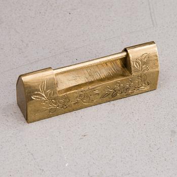 KAMFERKISTA, Kina 1900-talets början.