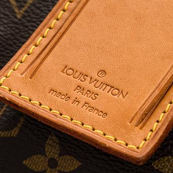 Louis Vuitton, a Monogram Canvas 'Keepall 55 Bandoulière' weekend bag.