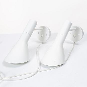 Arne Jacobsen, Wall lamps a pair model 33090 "AJ", Louis Poulsen.