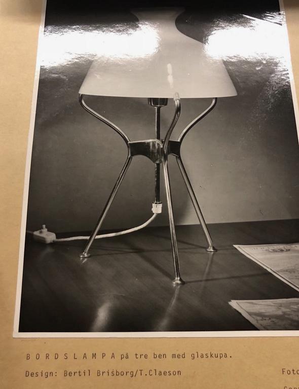 Bertil Brisborg & Torsten Claeson (1893-1978), bordslampa, modell Triva "532-018", Nordiska Kompaniet, 1950-tal.