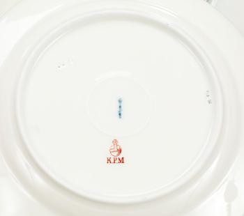 A 63 pieces dinner- and coffee service, Berlin.