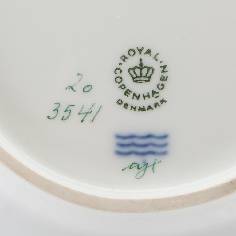 Salad bowl "Flora Danica" Royal Copenhagen Denmark porcelain.