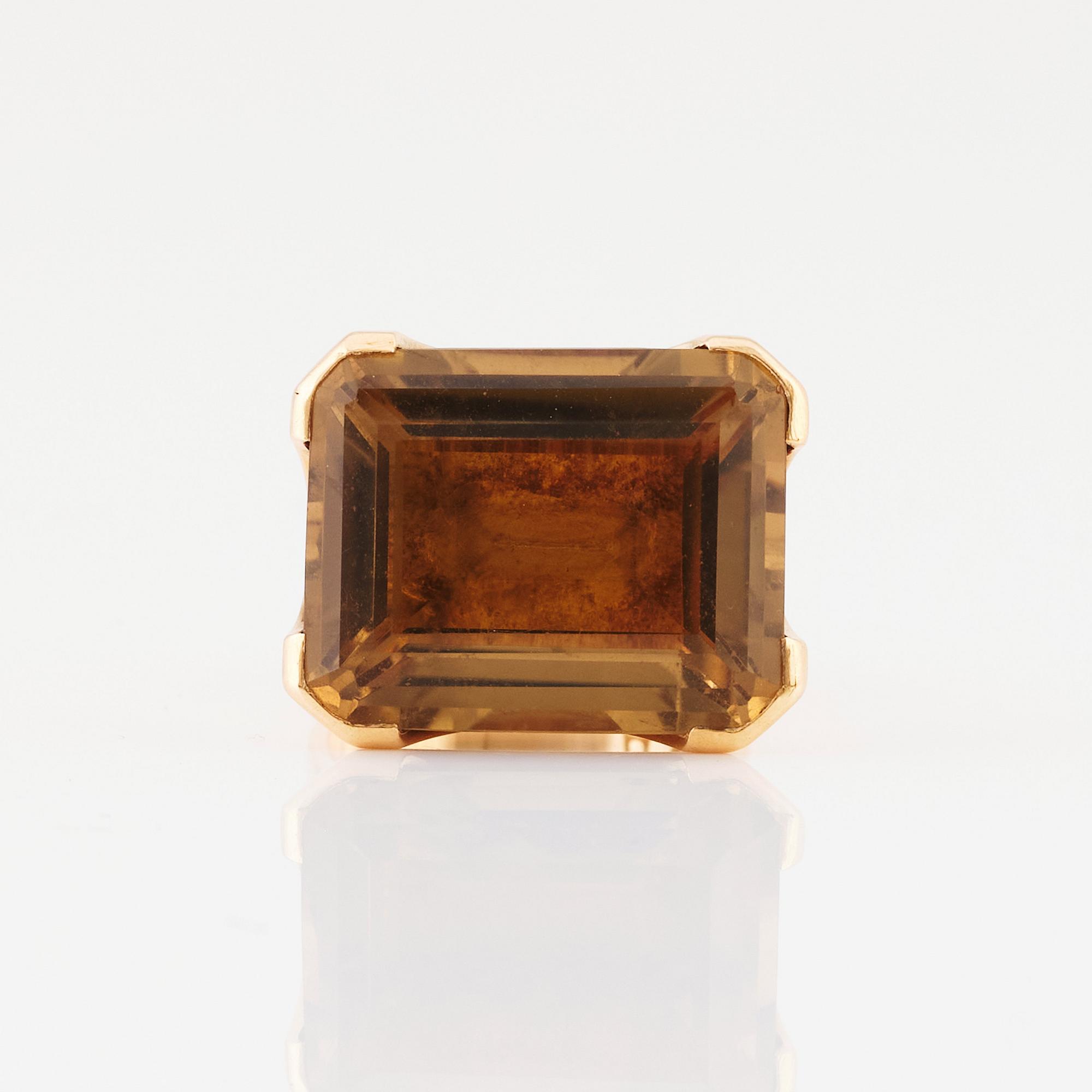 Bengt Liljedahl, ring 18K guld med en fasettslipad rökkvarts, Stockholm 1965.