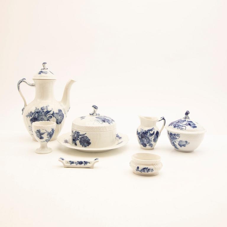 Service "Blue Flower" approx. 130 pcs Royal Copenhagen Denmark 20th century porcelain.