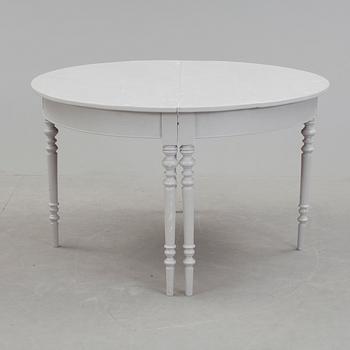 MÅNBORD / KONSOLBORD, ett par, 1800/1900-tal.