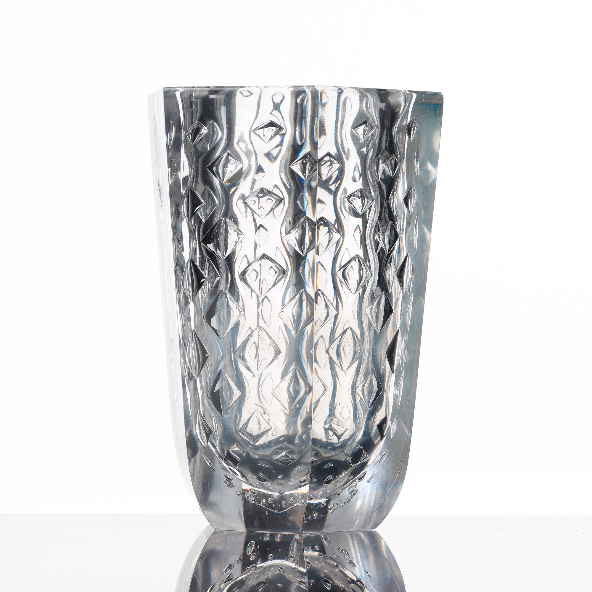 Vicke Lindstrand, VICKE LINDSTRAND, a polished glass vase, Kosta, Sweden 1950's.