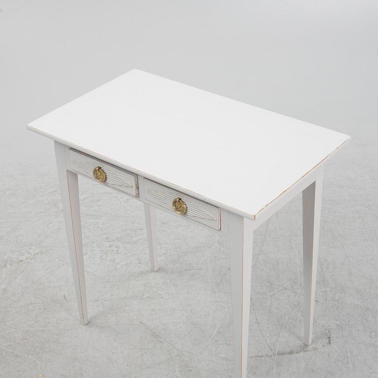 Bord, gustaviansk stil, 1900-tal med delvis äldre delar.