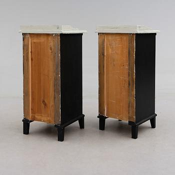 SÄNGBORD, 1 par, modern tillverkning.