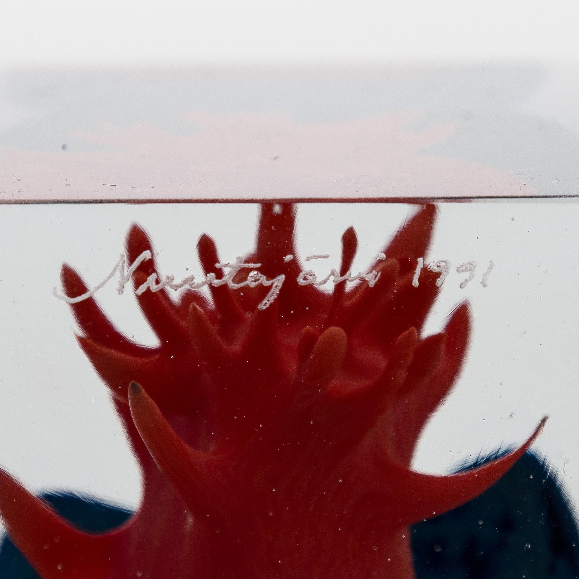 Oiva Toikka, an annual glass cube, signed Oiva Toikka Nuutajärvi 1991, 768/2000.