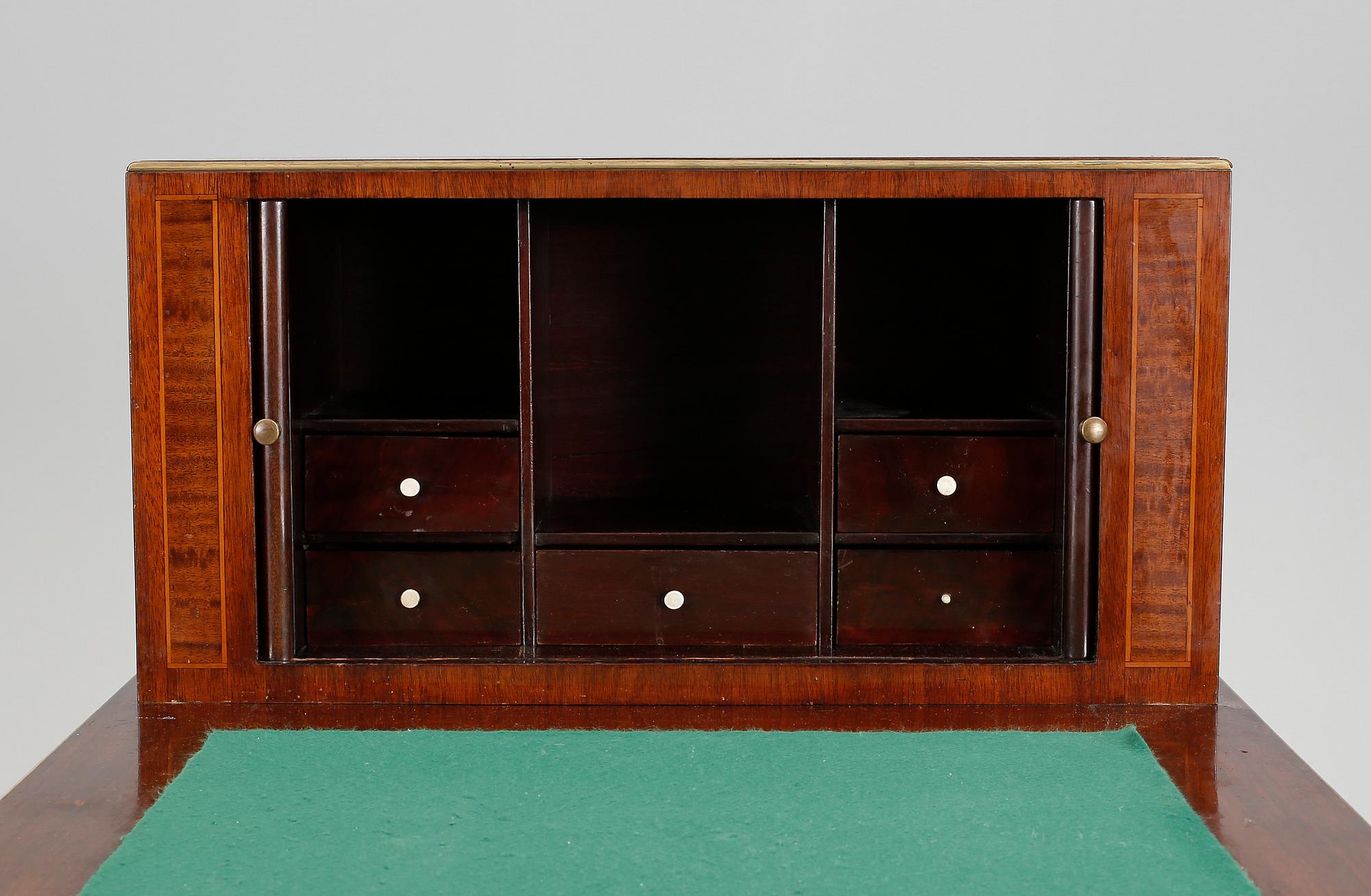 SKRIVBORD, sengustaviansk stil, 1920-tal.