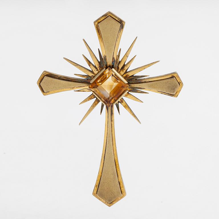 Oskar Pihl, Lucia kaulakoru/risti, 2-osainen, hopeaa ja sitriini. Tillander, Helsinki 1951.