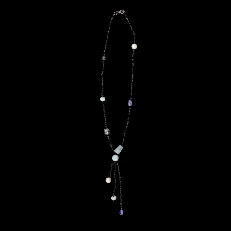 HALSBAND, svärtat silver, tanzaniter, agater och sötvattenspärlor.