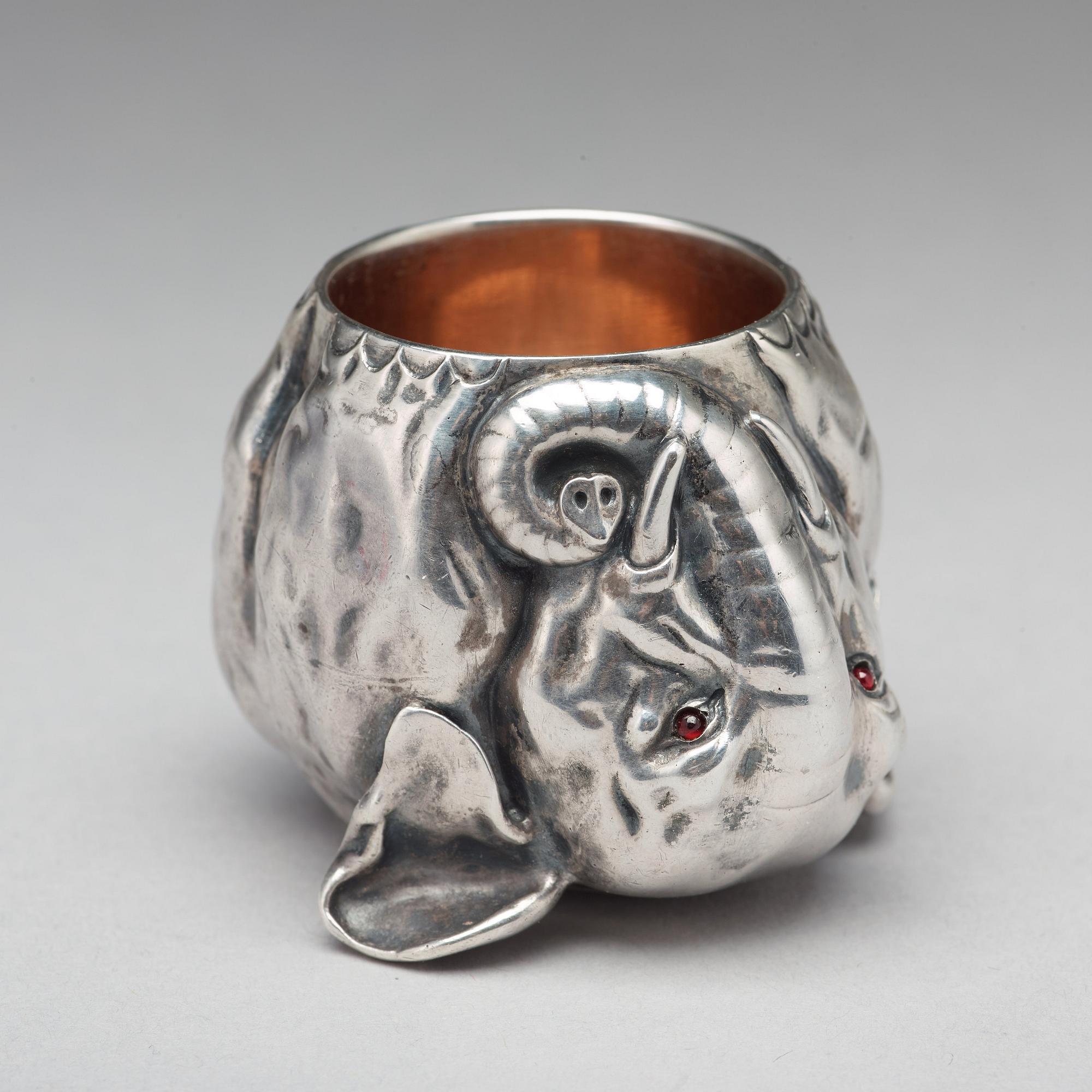 FABERGÉ, verkmästare Michael Perchin, Vodkakopp silver, S:t Petersburg 1908-17.