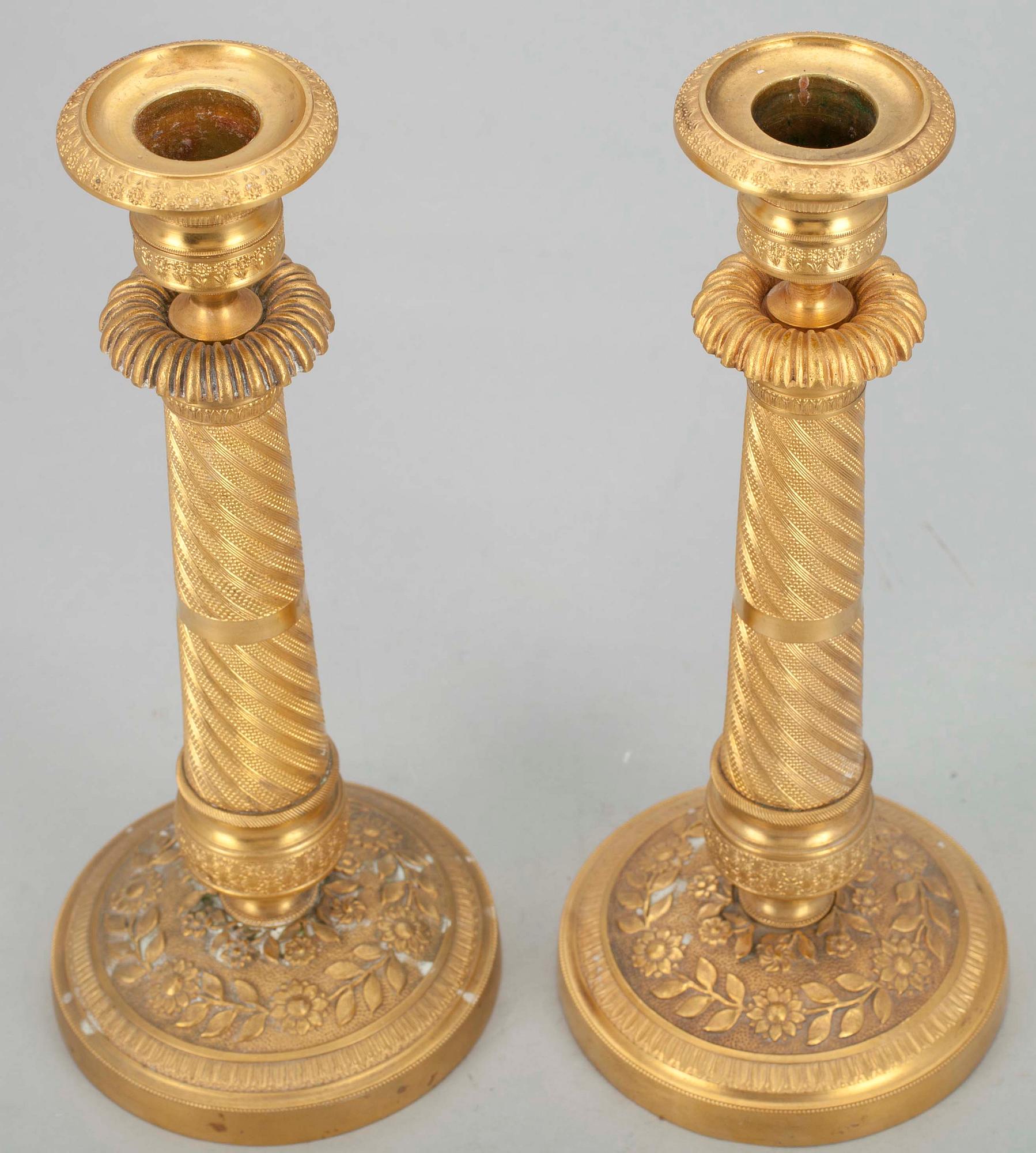 LJUSSTAKAR ETT PAR, mässing, empirestil, 1800-senare hälft.