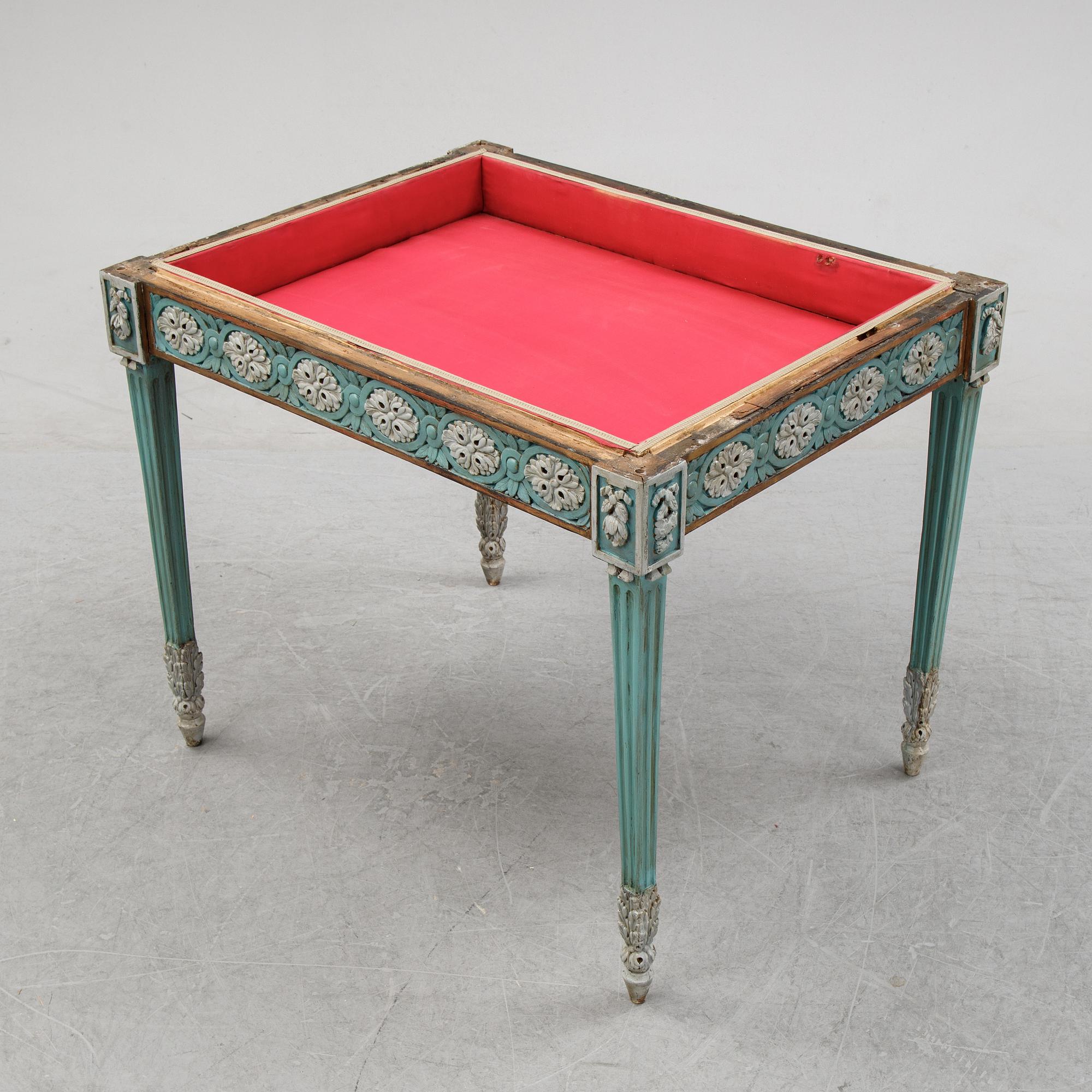 A mid 19th Century display table.