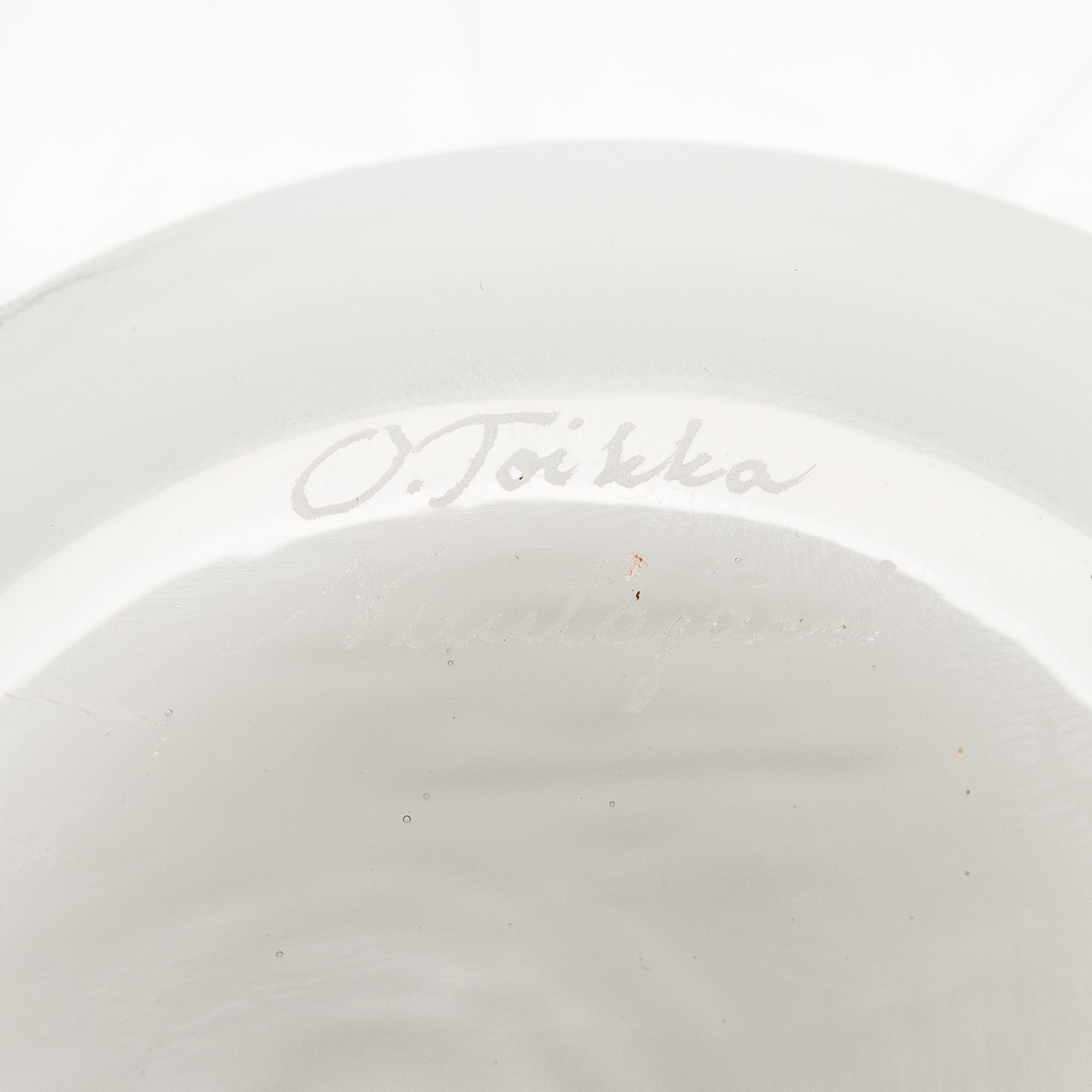 Oiva Toikka, glasfågel, signerad O. Toikka Nuutajärvi.