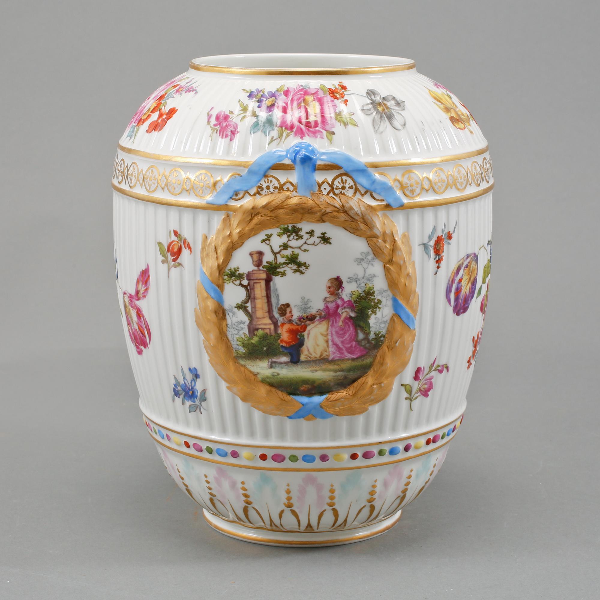 URNA, porslin, KPM, Berlin, 1900-talets första hälft.