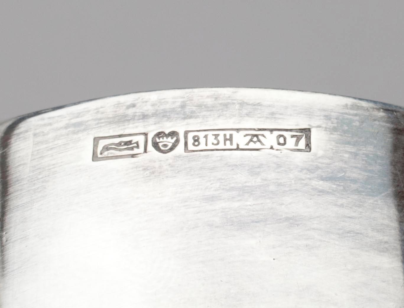 SOCKERSKÅL samt GRÄDDSNÄCKA, 813 silver, mahogny. Signerade Anna-Greta Eker, Auran Kultaseppä, Åbo 1957.