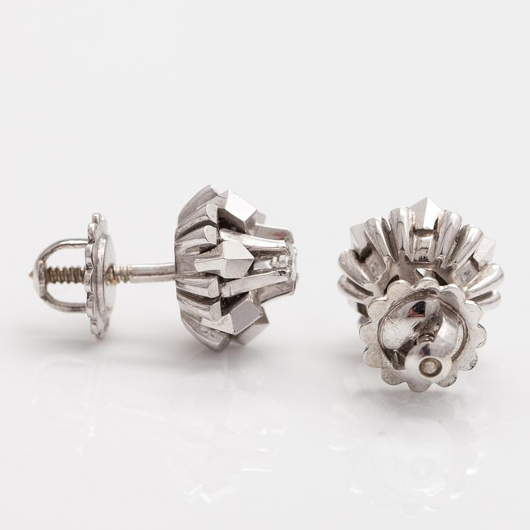 ÖRHÄNGEN, 14K vitguld, diamanter ca 0.12 ct tot. Kello Oy, Helsingfors.