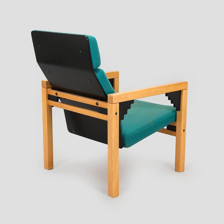 Yrjö Kukkapuro, nojatuoli, "Alnus" prototyyppi, Korvenrannan puusepäntehdas, Avarte, 1993.