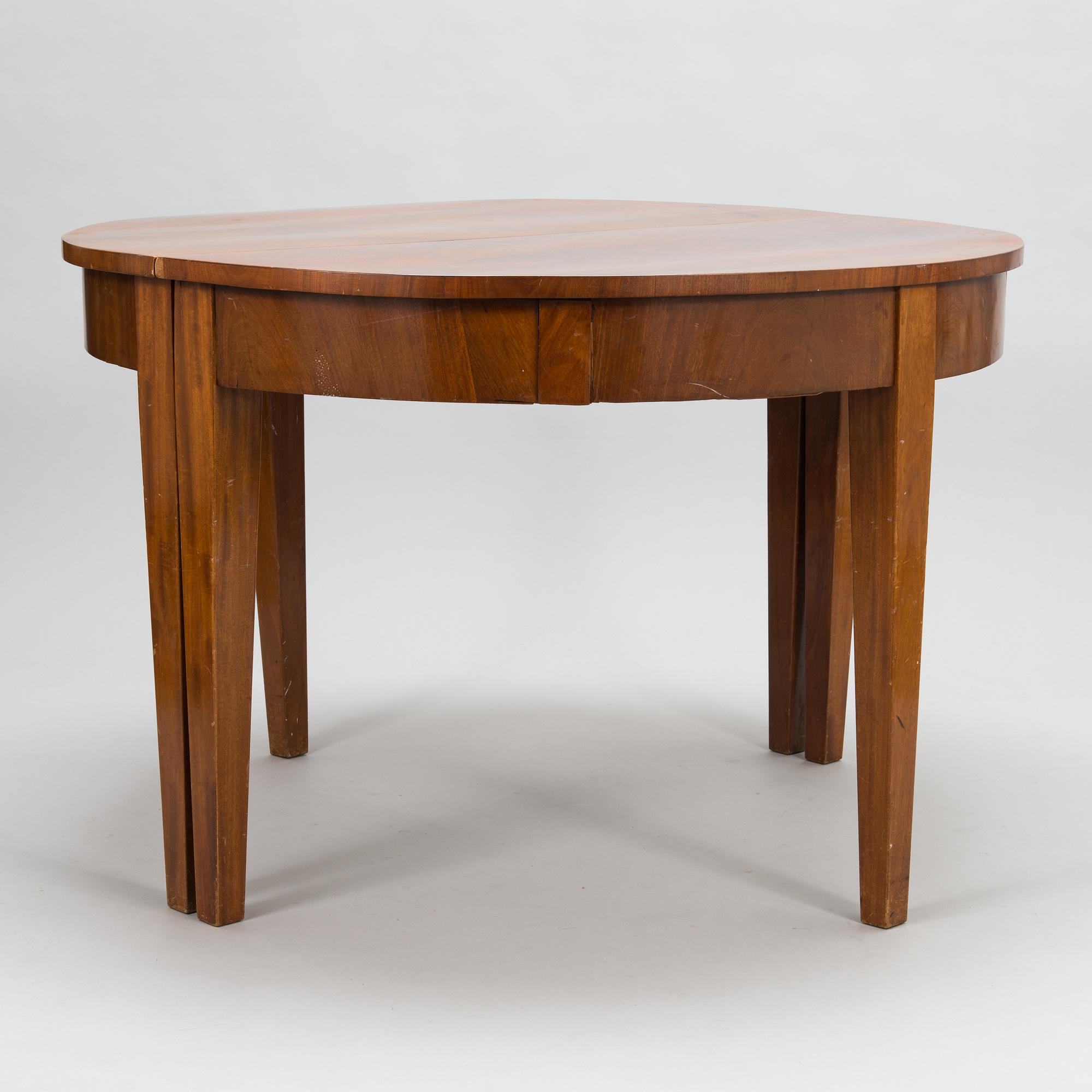 HALVMÅNEBORD, 2 st, Ryssland, 1800-talets första hälft.