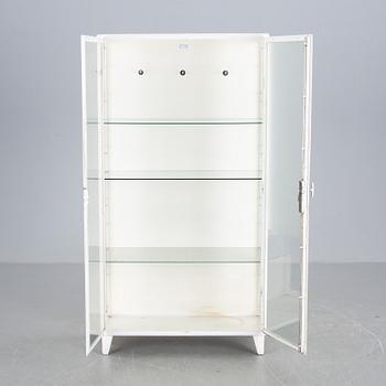 LÄKARSKÅP, 1900-talets andra hälft.