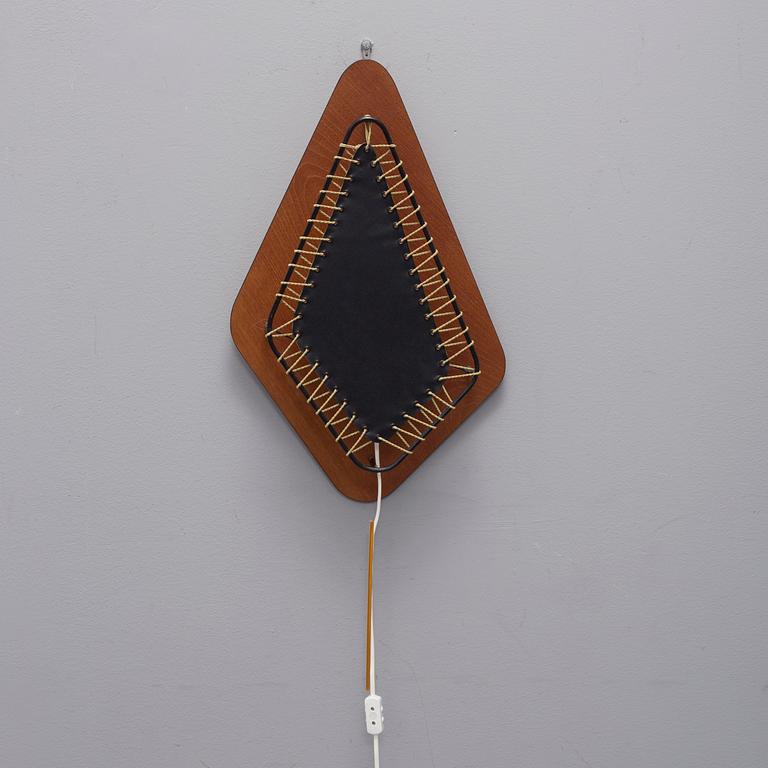 A TEAK WALL LIGHT, 1950s.