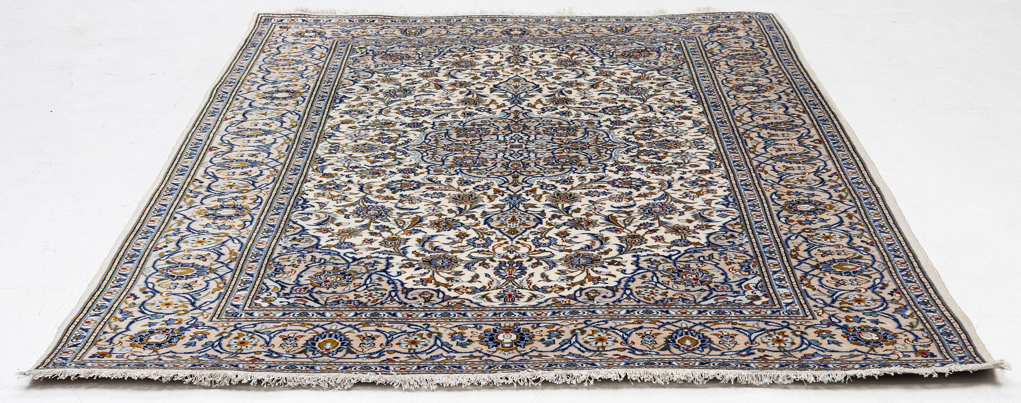 Matta, Keshan, ca 285 x 191 cm.