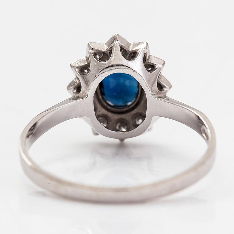 Ring, carmosé, 14K vitguld, diamanter tot. ca 0.18 ct och safir. Kultakeskus Tavastehus, 1984.