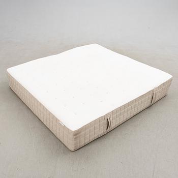 Morten Georgsen, bed "Element" for BoConcept 2000s.