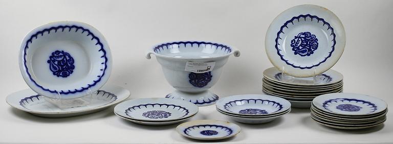 MATSERVISDELAR, 24 st, flintgods, "Liljeblå", Wilhelm Kåge, Gustavsberg.