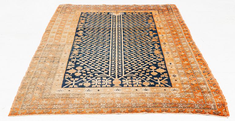 An antique Khotan carpet, Xinjiang area, China, ca 272 x 155 cm.