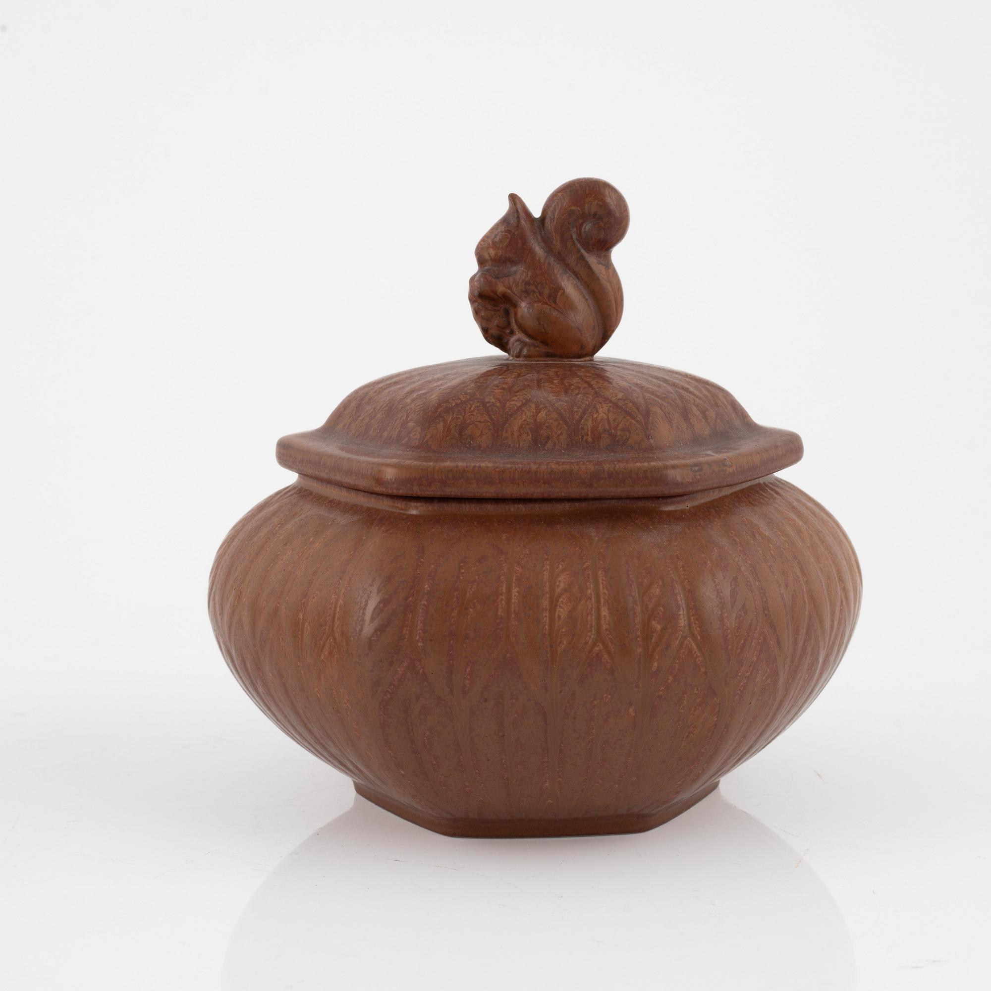 Gunnar Nylund, a teapot and a bowl with cover, Rörstrand.