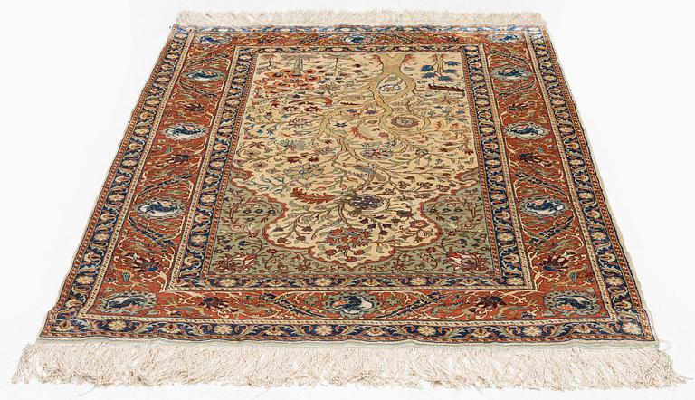 Matta, semiantik silke Kayseri, med metallbroschering ca 147 x 96 cm.