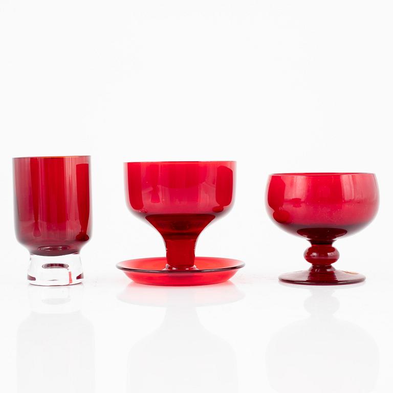 34 pieces of swedish red glass, including Reijmyre and Monica Bratt.