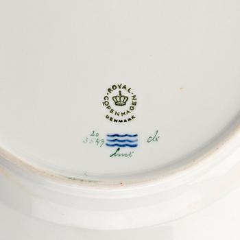 A set of six Royal Copenhagen 'Flora Danica' dinner plates, Denmark, 20th Century.