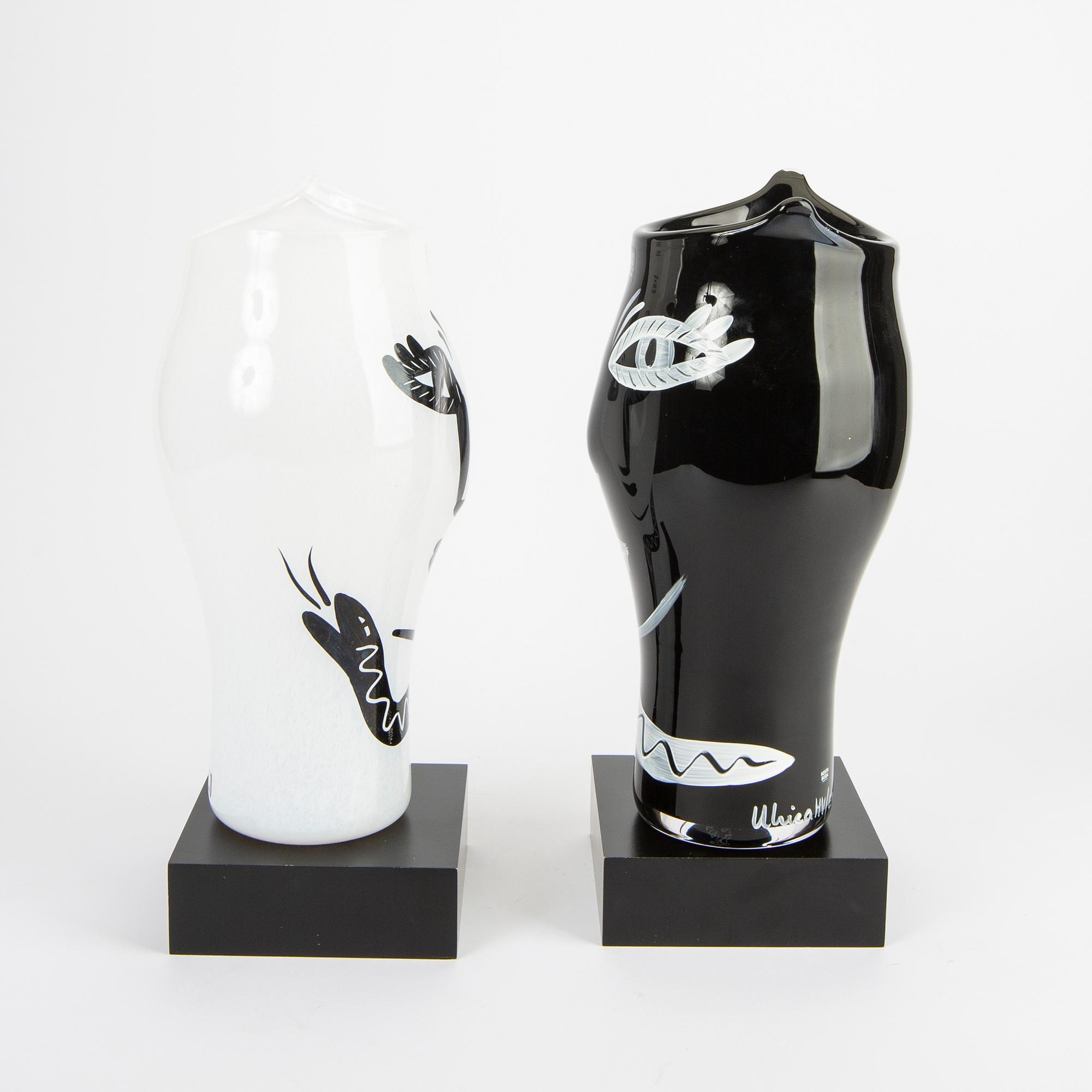 Ulrica Hydman-Vallien, vaser 2 st signerade och numrerade.