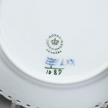 KAFFESERVIS, 25 delar, bl.a. "Musselmalet helblond", Royal Copenhagen.