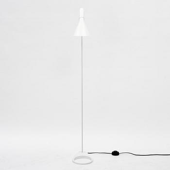 Arne Jacobsen, golvlampa, "AJ", Louis Poulsen, Danmark.