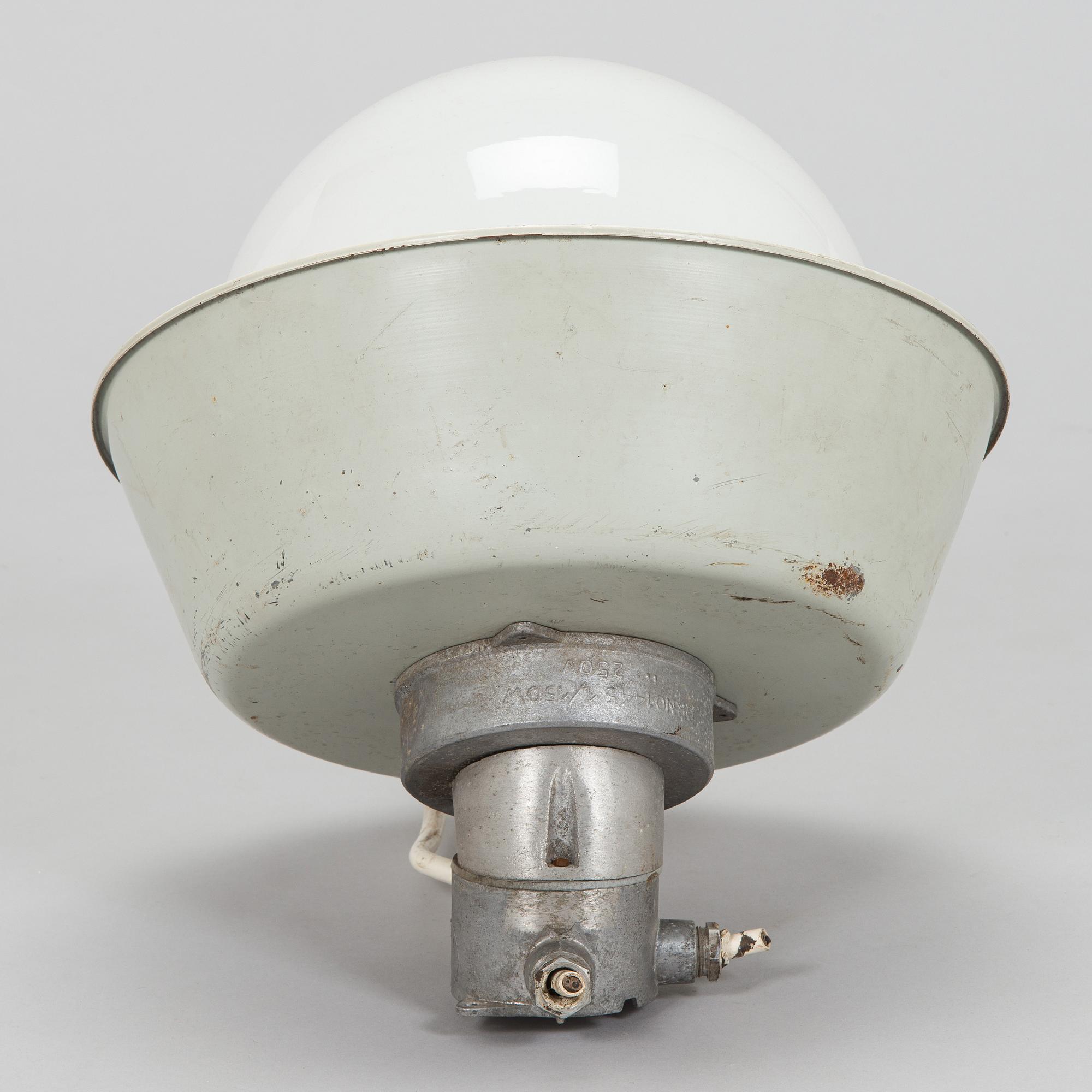 Seinä- / ulkovalaisin, malli 1445, Stockmann Orno, 1900-luvun puoliväli.