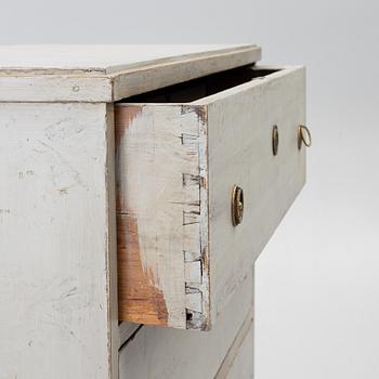 Chest of drawers, 19th century.