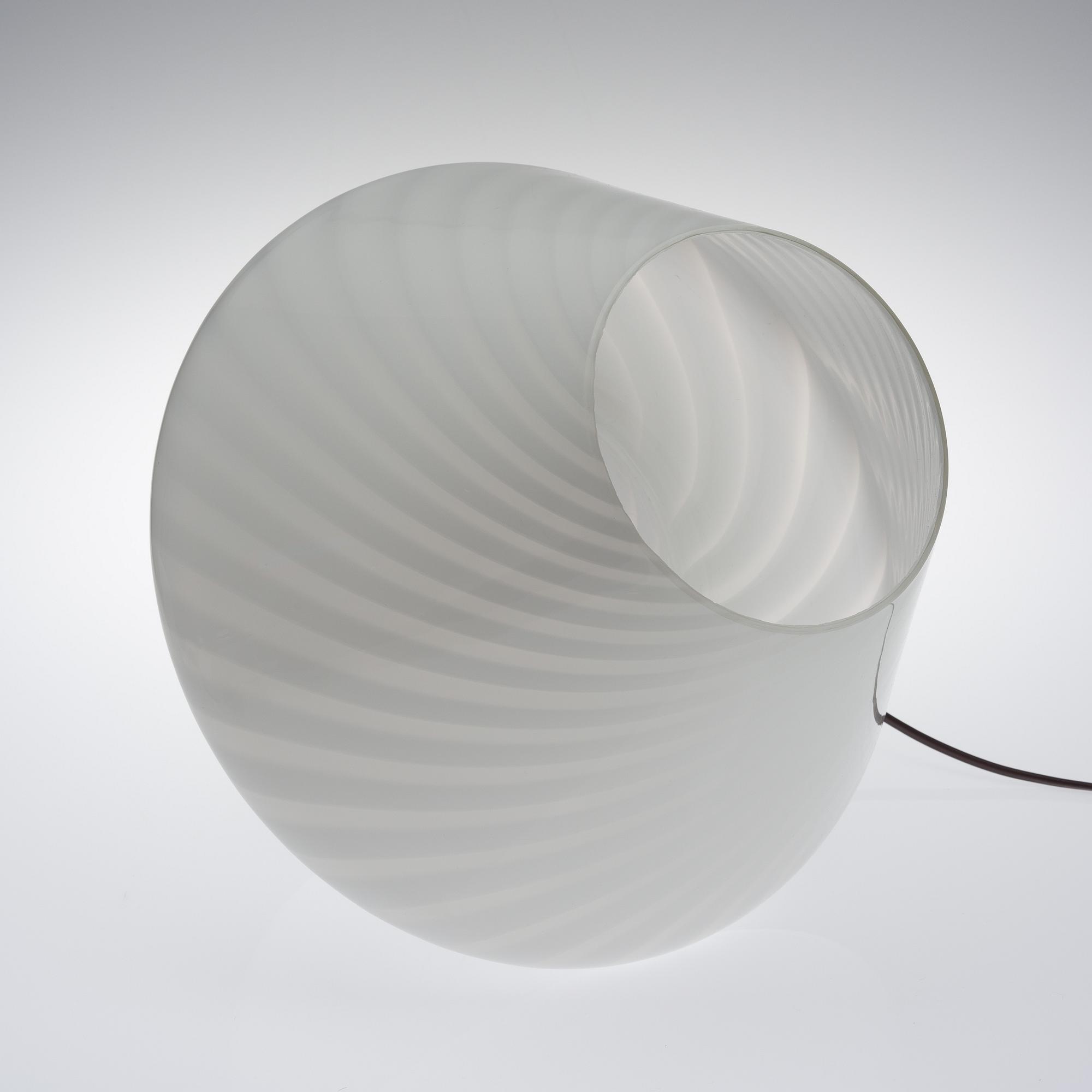 BORDSLAMPA, glas, 1900-talets senare hälft.