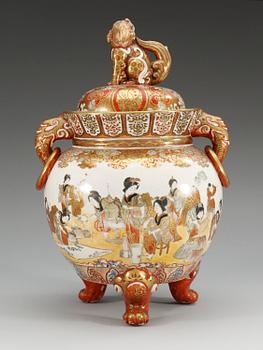 RÖKELSEKAR, porslin. Japan Meiji. Satsuma.