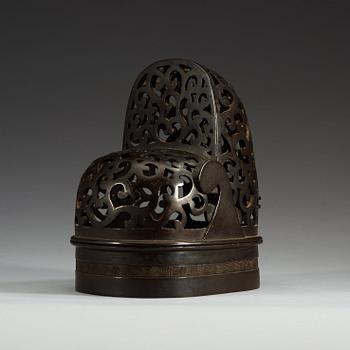 HATTSTÄLL/RÖKELSEKAR, brons, Qing dynasty, 1700-tal.