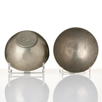 Sylvia Stave, a pewter bonbonnière model no 5347, C.G. Hallberg, Stockholm, 1933.